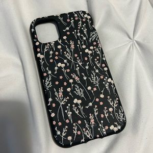 BLACK FLORAL IPHONE 11 CASE